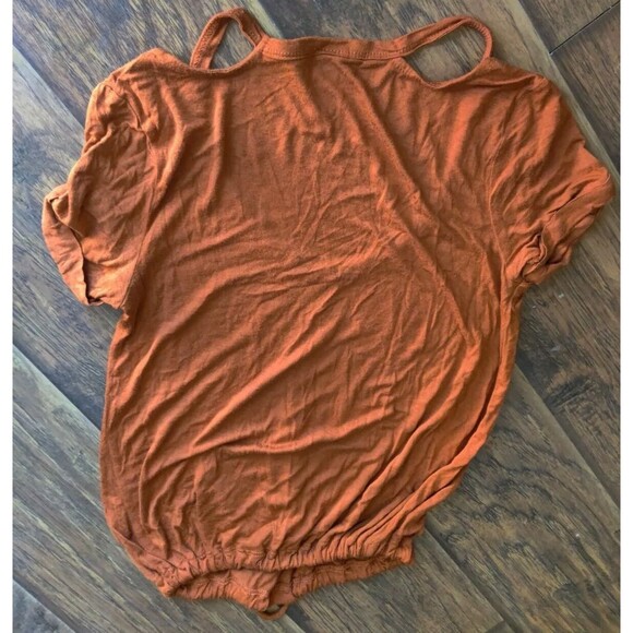 Lot Of 2 Shirts Tops Womens Size XS Universal Threads & No Boundaries Summer - Picture 7 of 14